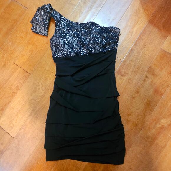 Women's City Triangle Black Dress Size Medium - Picture 4 of 6